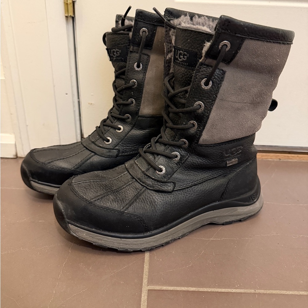 UGG women’s Adirondack black/grey size 8